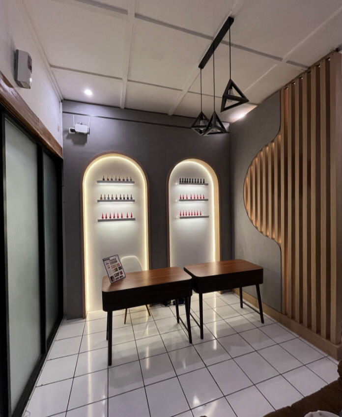 Gussy Salon