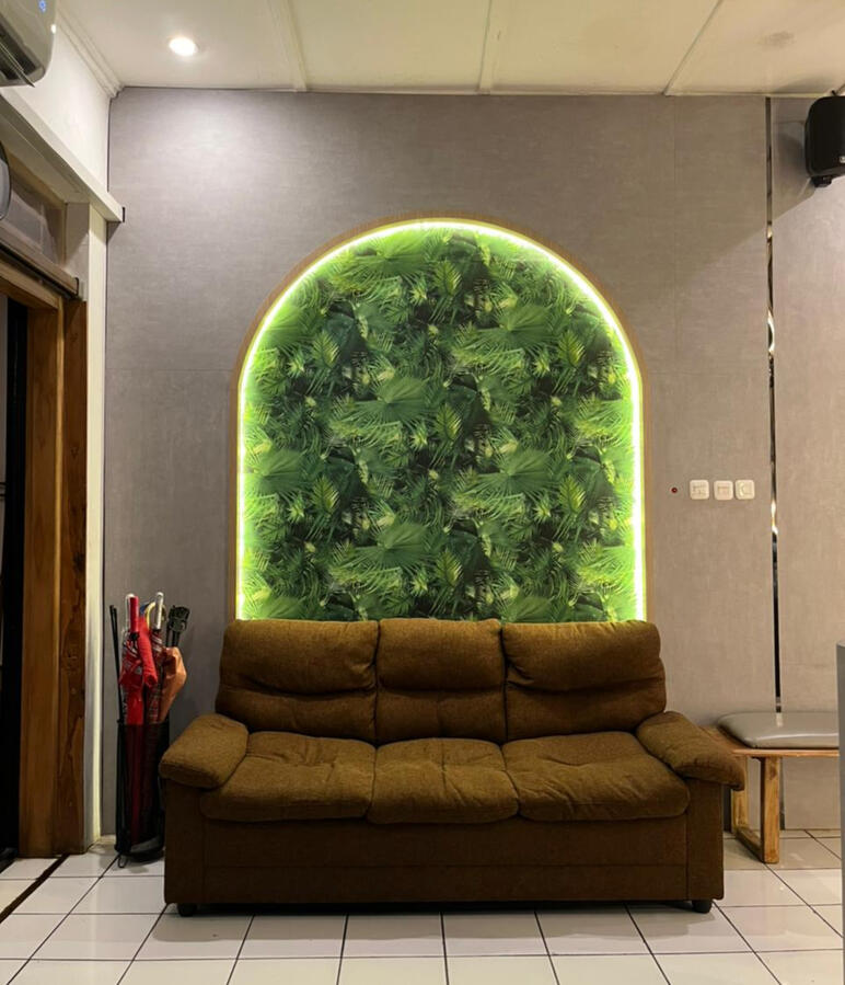 Gussy Salon